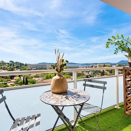 Luxurious Flat With Balcony *