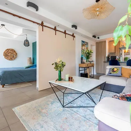 Appartement Luxurious Flat With Balcony *