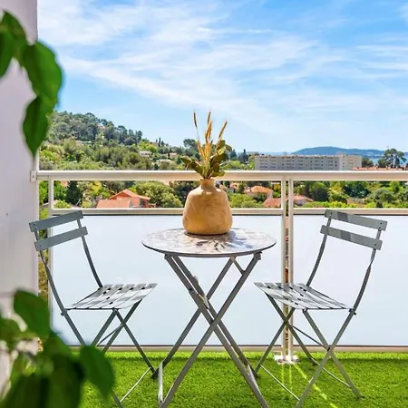 Apartment Luxurious Flat With Balcony *