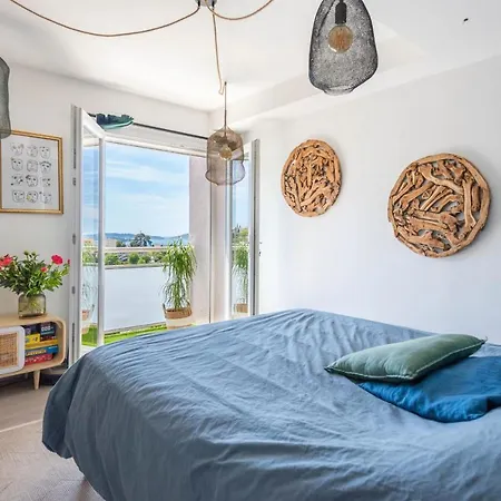 Luxurious Flat With Balcony *